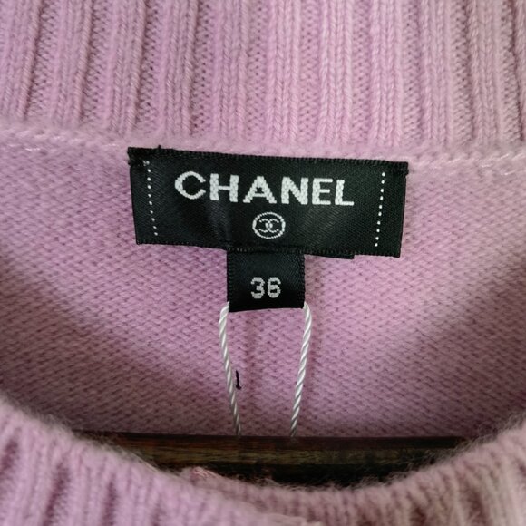 CHANEL FALL WINTER 2024 CASHMERE CARDIGAN CC TURN LOCK - Picture 9 of 11